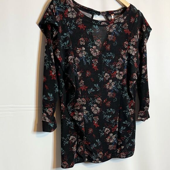 Free People | Floral Dock Top Ruffle Sleeve Keyhole Back Shimmer - Picture 5 of 10